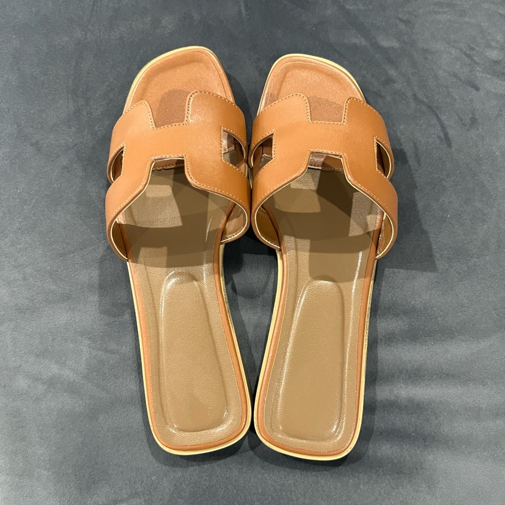 Sandal ( no brand )